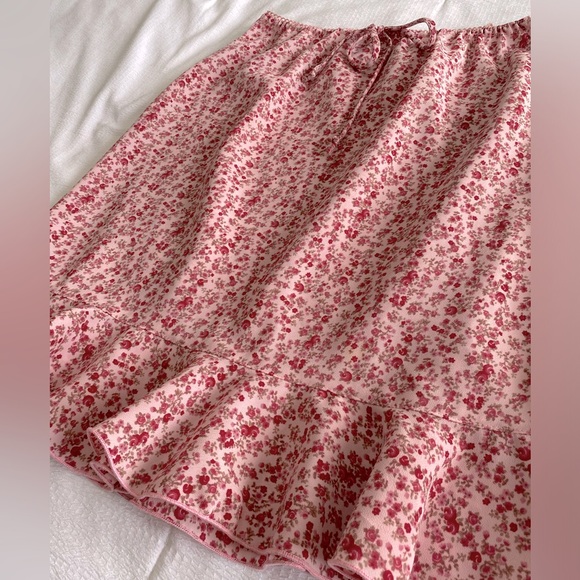 Women’s Cute Floral Pink Skirt with Ruffles and Lace trim 35th & 10th vintage S - Picture 2 of 5